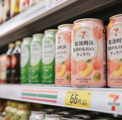 和歌山もものチューハイなど、プレミアム感のあるセブンイレブンのオリジナルチューハイ。