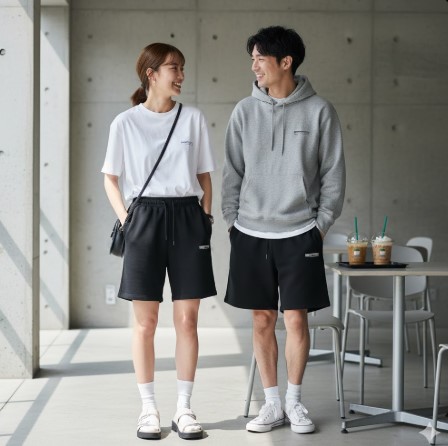 黒やネイビーの色展開